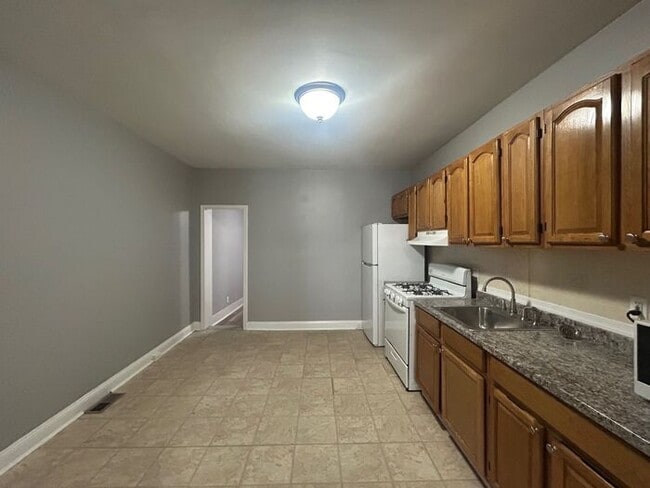 Photo - 2 Bedroom Plus Den