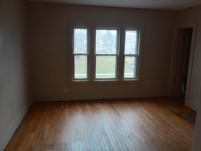 Photo - 222 Davis St Unit 2nd floor