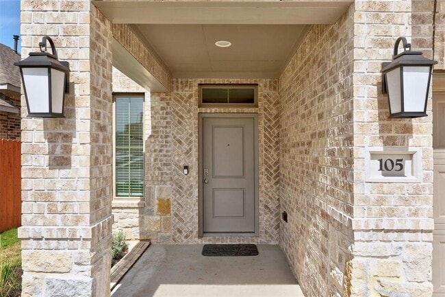 Photo - 105 Danielson St