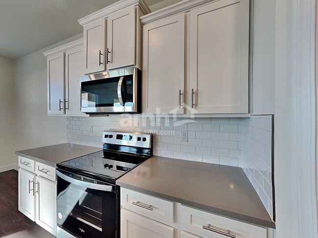 Photo - 9079 Henley Ave