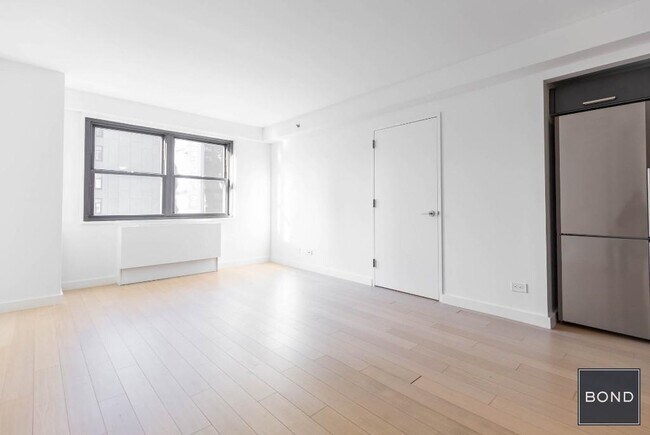 Photo - 222 E 39th St Apartment Unit 16C