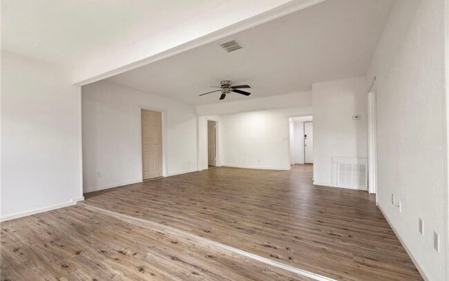 Photo - $1500 move-in special