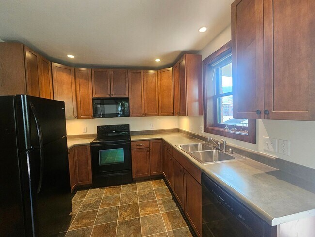 233/235/237/239 S 2nd St W