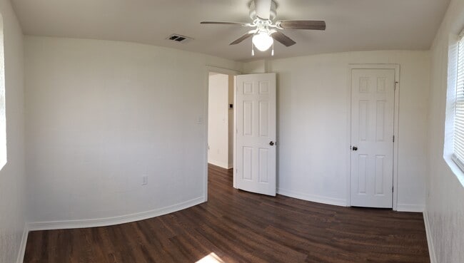 Photo - N 9th Duplex Unit 543
