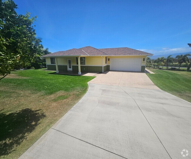 Building Photo - Beautiful Wailuku country Estate Home Cent...
