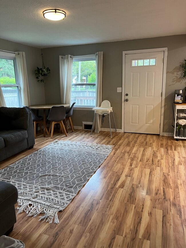 Photo - 2344 Northlake Way NW