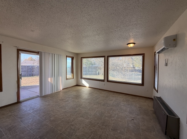 Photo - 301 S Ranchwood Manor Dr