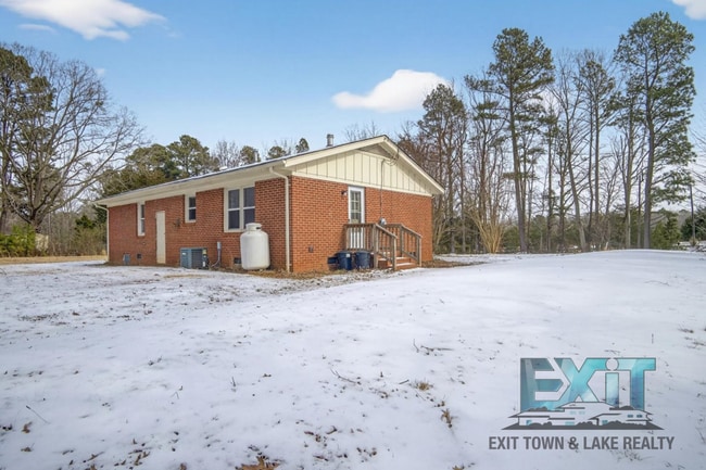 Photo - Cozy 3 Bed. 1 Bath Country Home