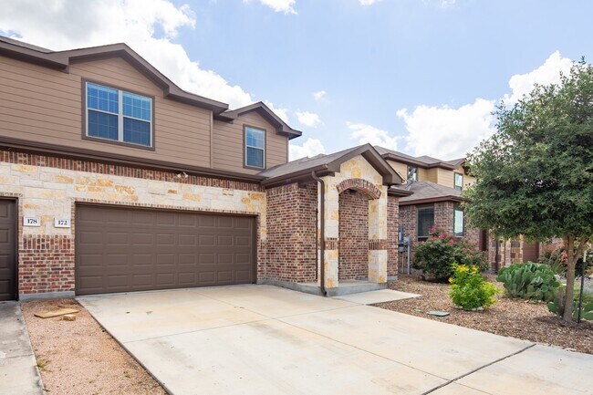 Photo - Beautiful 3 Bedroom Townhome, Kyle, Texas!