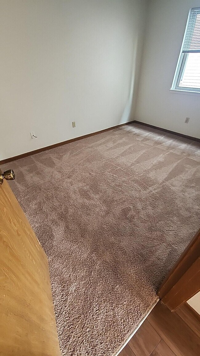 Photo - 418 S Van Buren St