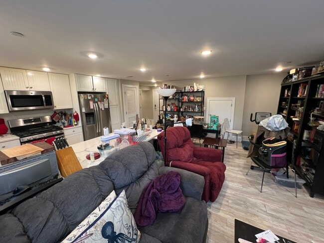 Photo - 118 Holland St