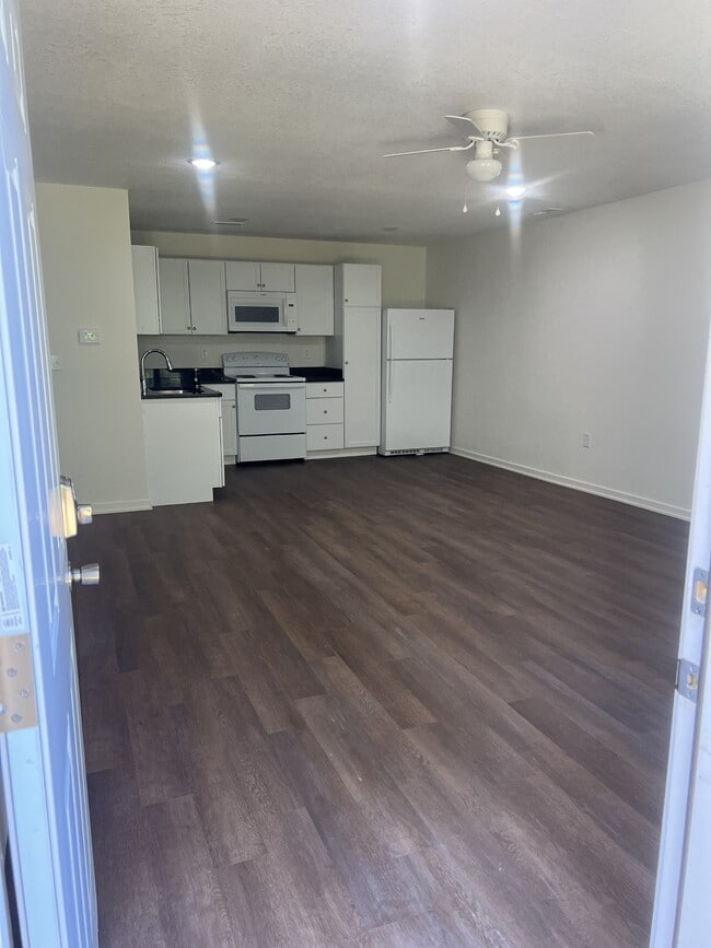 Photo - 219 W Culton St