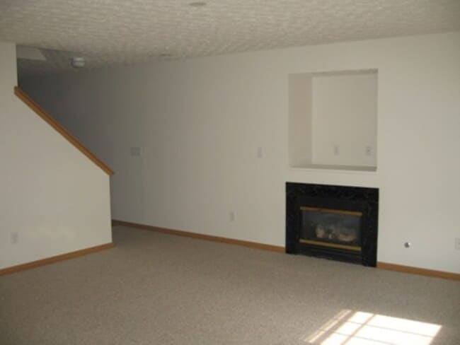 8290 Mira St