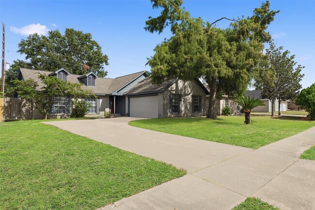 Photo - 16826 Carbridge Dr House