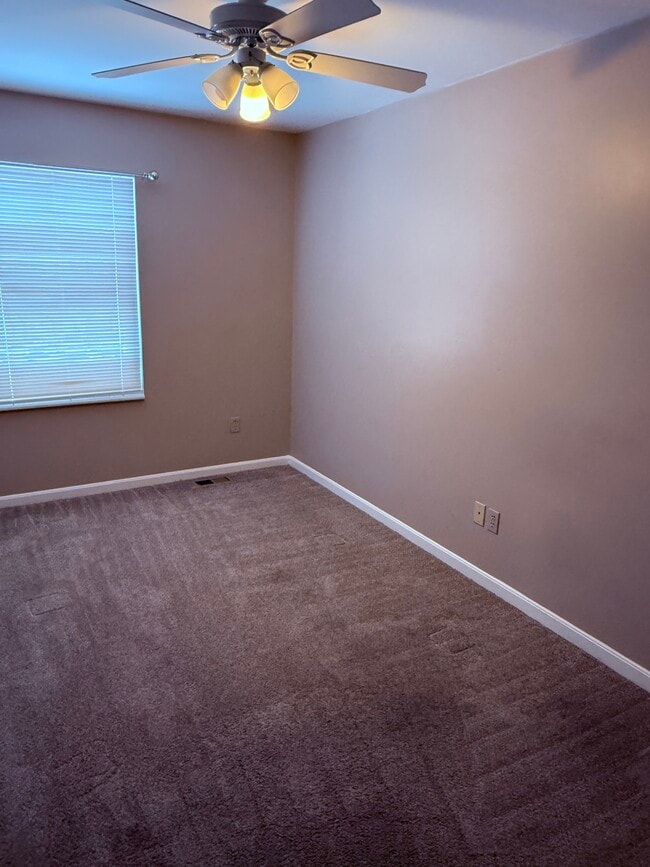 Building Photo - 921 Philadelphia St