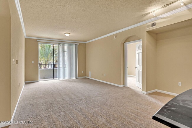 Photo - 8539 Gate Pkwy W Unidad 9330