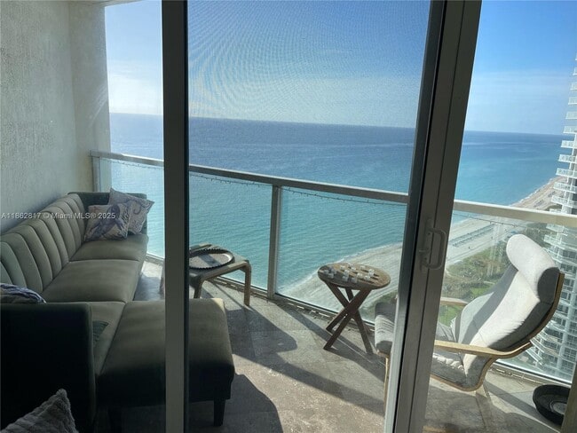 Building Photo - 16699 Collins Ave Unit 10
