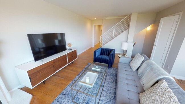 Photo - 988 Corbett Ave