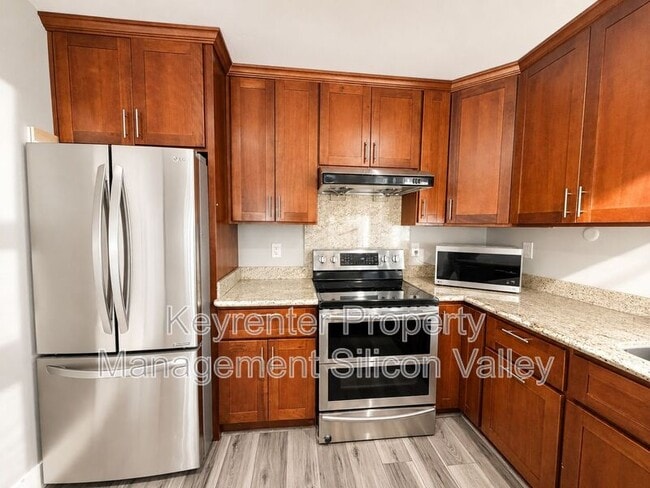 Photo - 399 Don Basillo Way