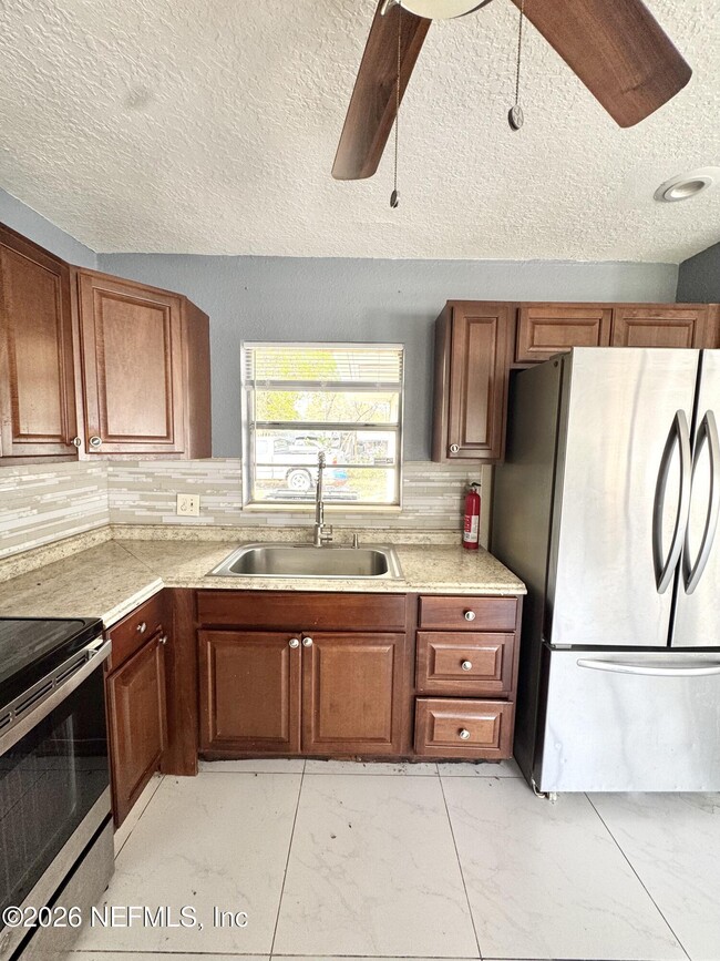 Photo - 5415 Lori Dr S