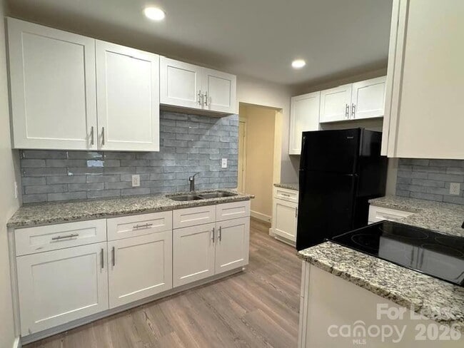 Photo - 19612 Oak St Unit 5