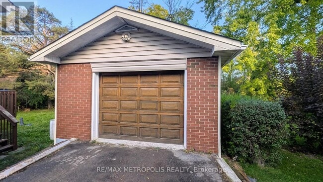 Photo - 83 Longwood Dr