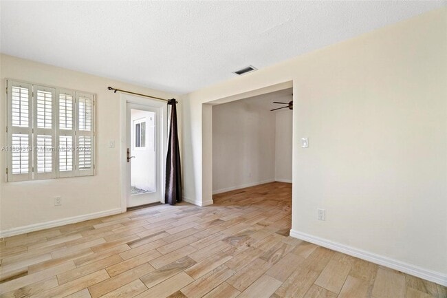 Photo - 838 NW 10th Ave