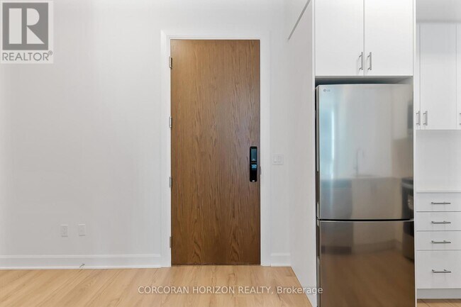 Photo - 3240 William Coltson Ave Unité 111