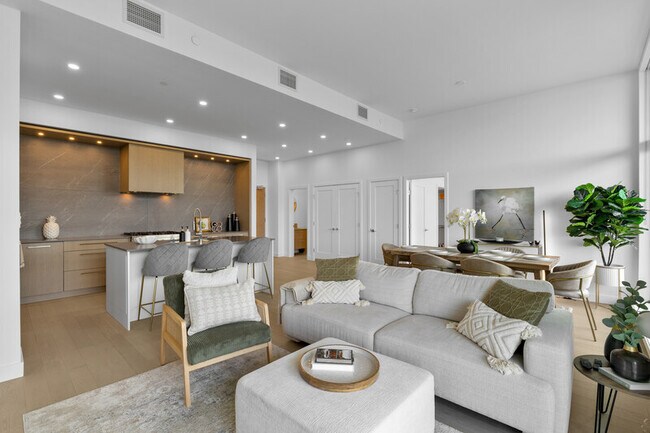 3389 Lakeshore Rd Unit 602