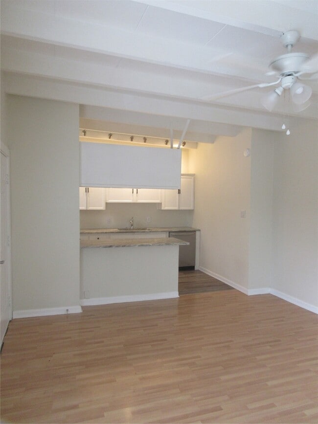Building Photo - 216 Marshall St Unit 9 Rental