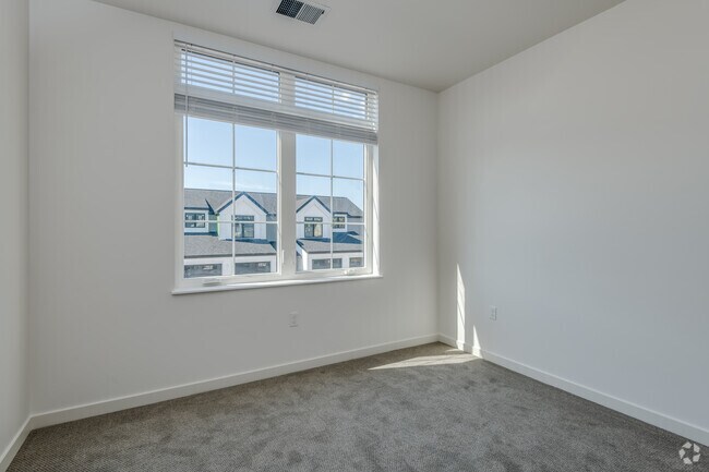 2 BR, 2 BA - 1,080SF
