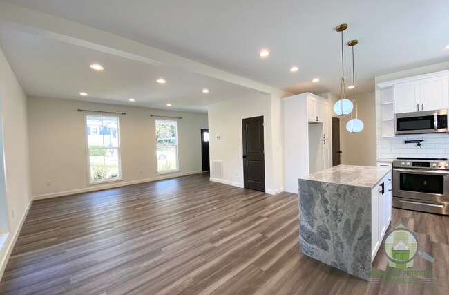 Photo - 228 Maco Terrace