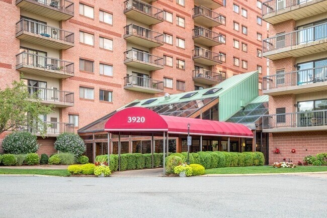 Building Photo - 3920 Mystic Valley Pkwy Unit 403 Rental