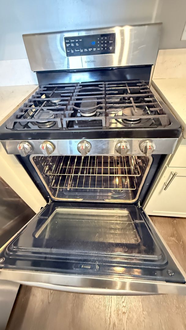 Photo - Modern 2-Bedroom Unit with Large Lanai – Prime Waikiki Location