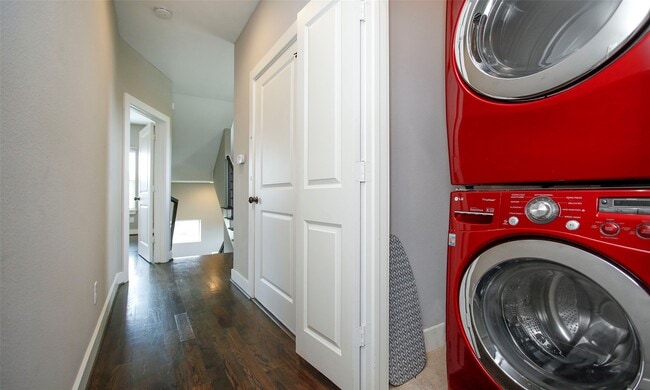 Photo - 2911 Blodgett St