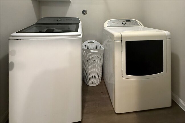 Photo - 5747 Cerrillos Dr