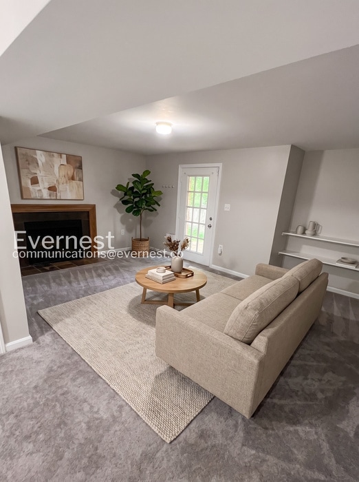 Photo - 3 Bed/3.5 Bath Townhome with Fenced Yard / Available Now!