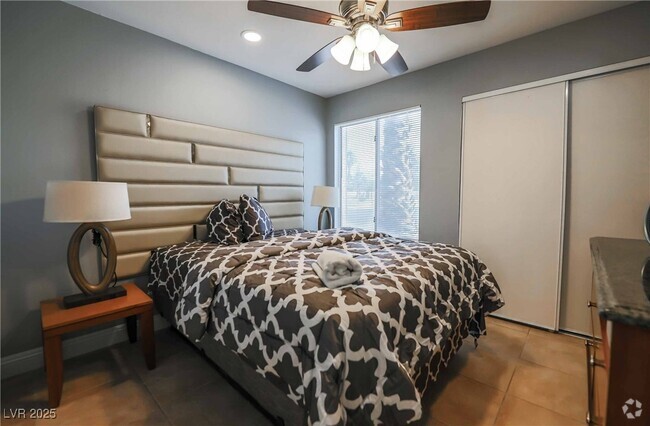 Building Photo - 1012 Greystone Dr Rental