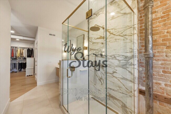 226 N Main St Unit 202