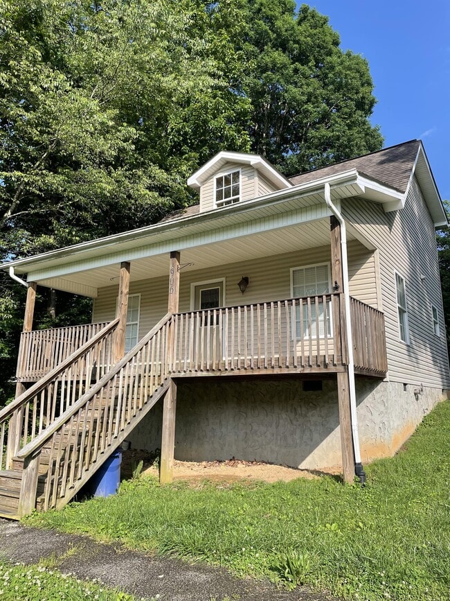 Photo - 1906 Highland Rd