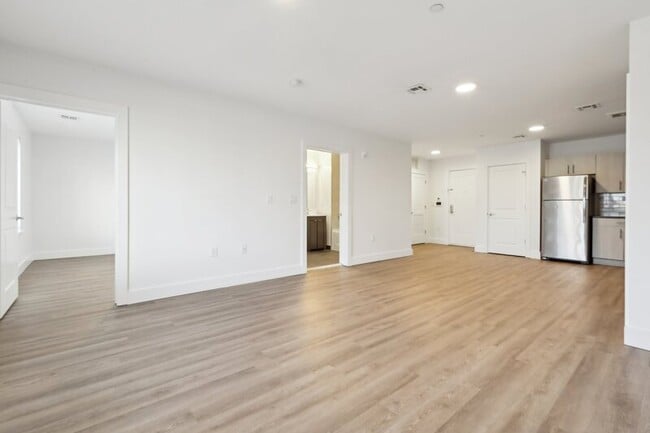 Photo - 276 Reock St