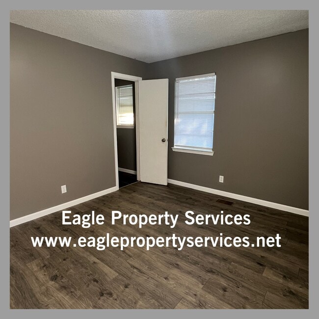 Photo - 211 Frontier Trail NW