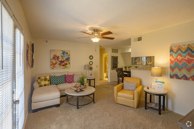 2BR, 2BA - 900SF