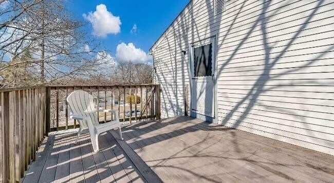 Photo - 12 Monson St