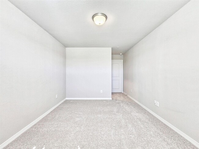 Photo - 8002 Scanlan Trce