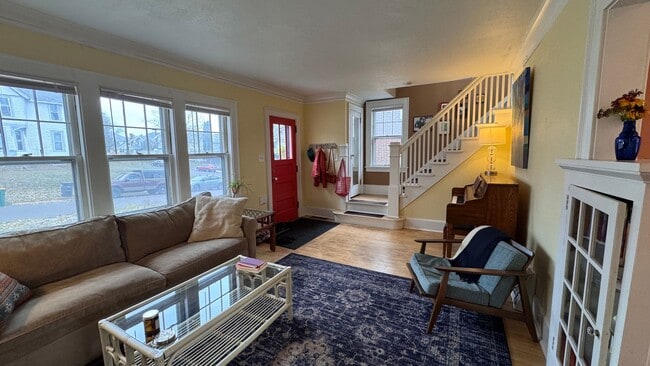 Photo - 505 N 16th Ave E