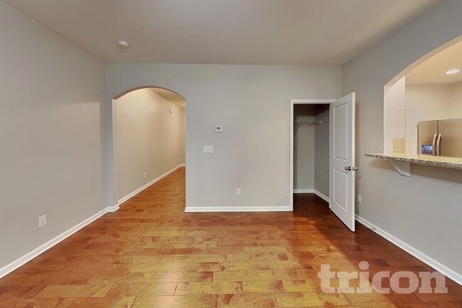 216 Stillwood Dr