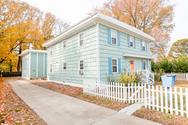 Photo - 631 Quincy St Unit D