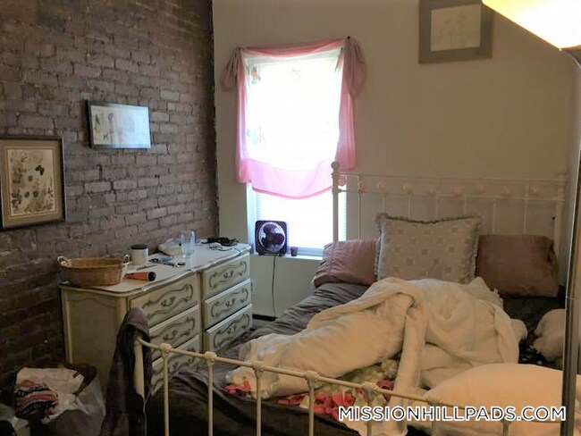 Photo - 894 Huntington Ave Unidad 8