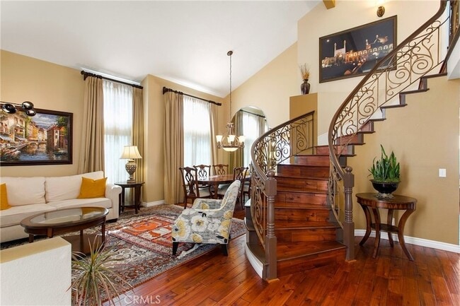 Photo - 28921 Via Pasatiempo